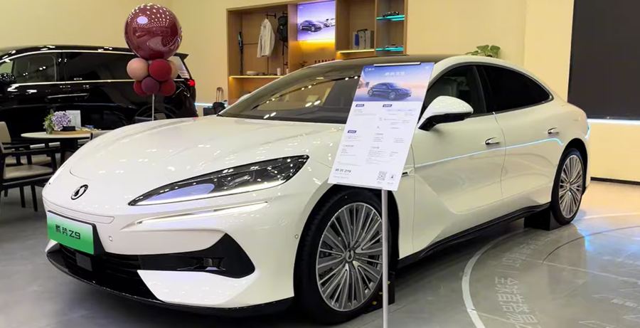 Denza Z9 Sedan