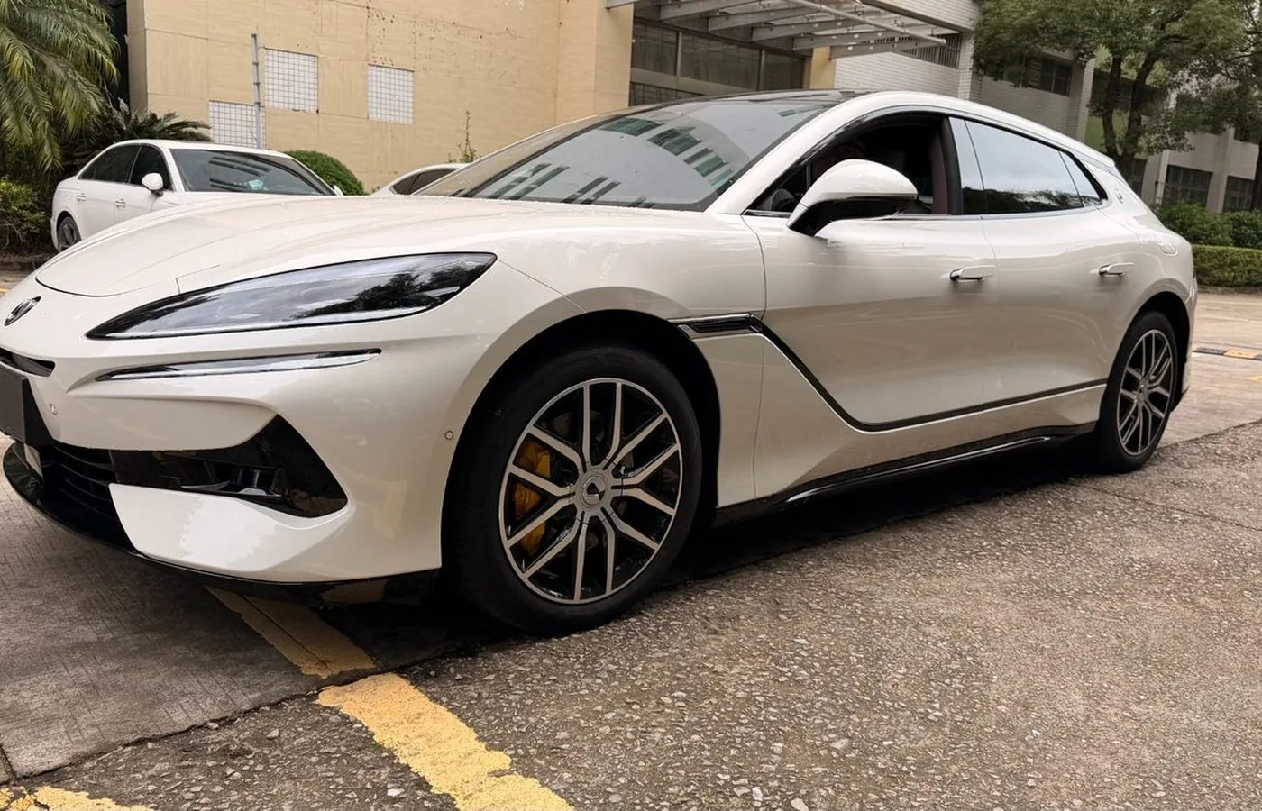 Denza Z9 GT MAX – zdjęcie 1
