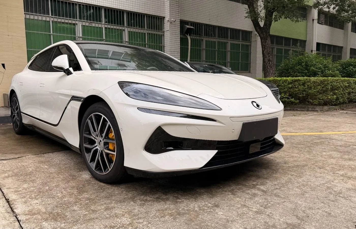 Denza Z9 GT MAX – zdjęcie 2