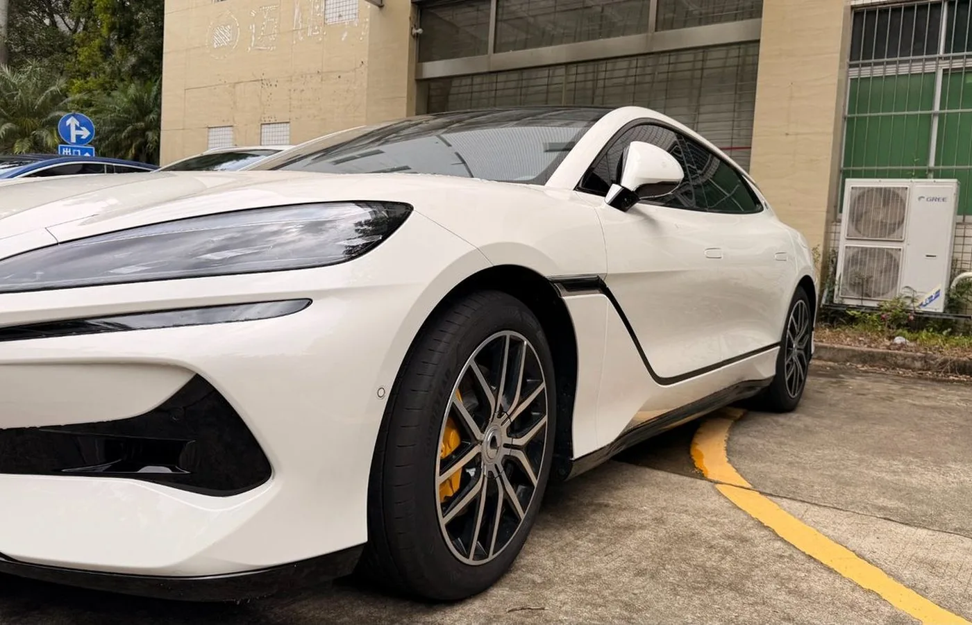 Denza Z9 GT MAX – zdjęcie 3